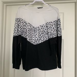 Leopard chevron top